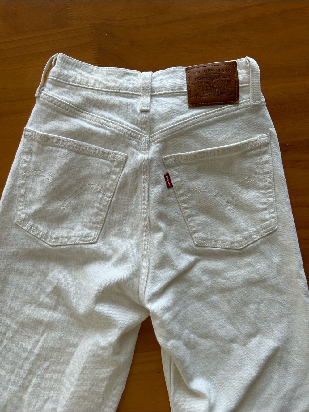 Levi's White Ribcage Straight Ankle Jeans